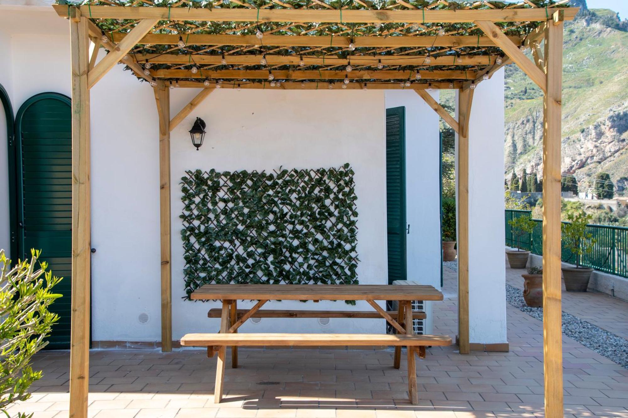 Taormina Holiday Apartment ภายนอก รูปภาพ